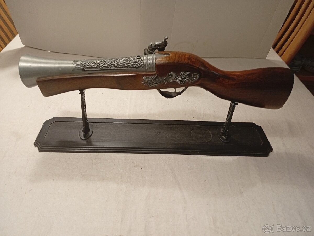 Dekorační replika muškety