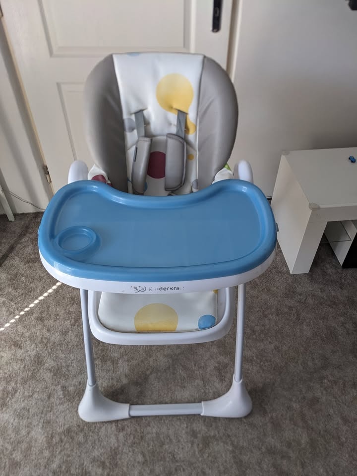 Jídelní židlička Kinderkraft YUMMY multi