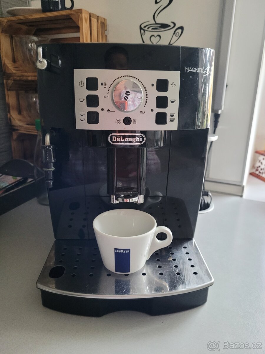 Kávovar De'Longhi Magnifica S
