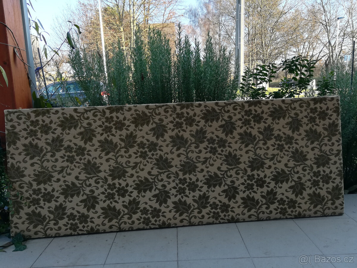 Dřevěný panel za odvoz