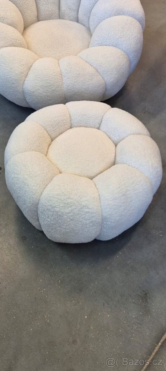 Nová křesílka otočná.