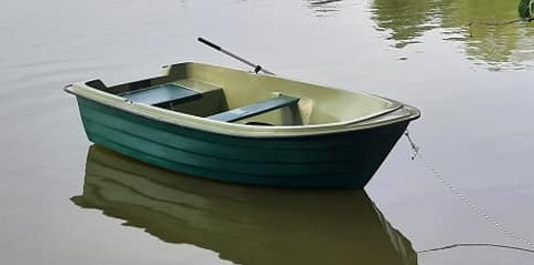 Pramice se dvěma schránkami