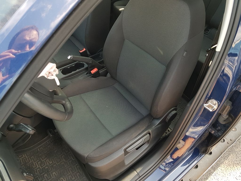 Přední sedadla Active s airbagy, Škoda Octavia III