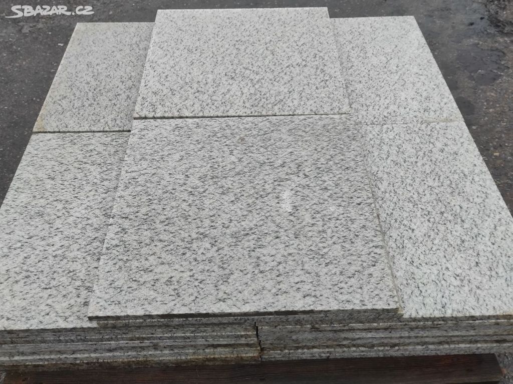 Stará kamenná dlažba, žulová dlažba - 60x60x2 cm