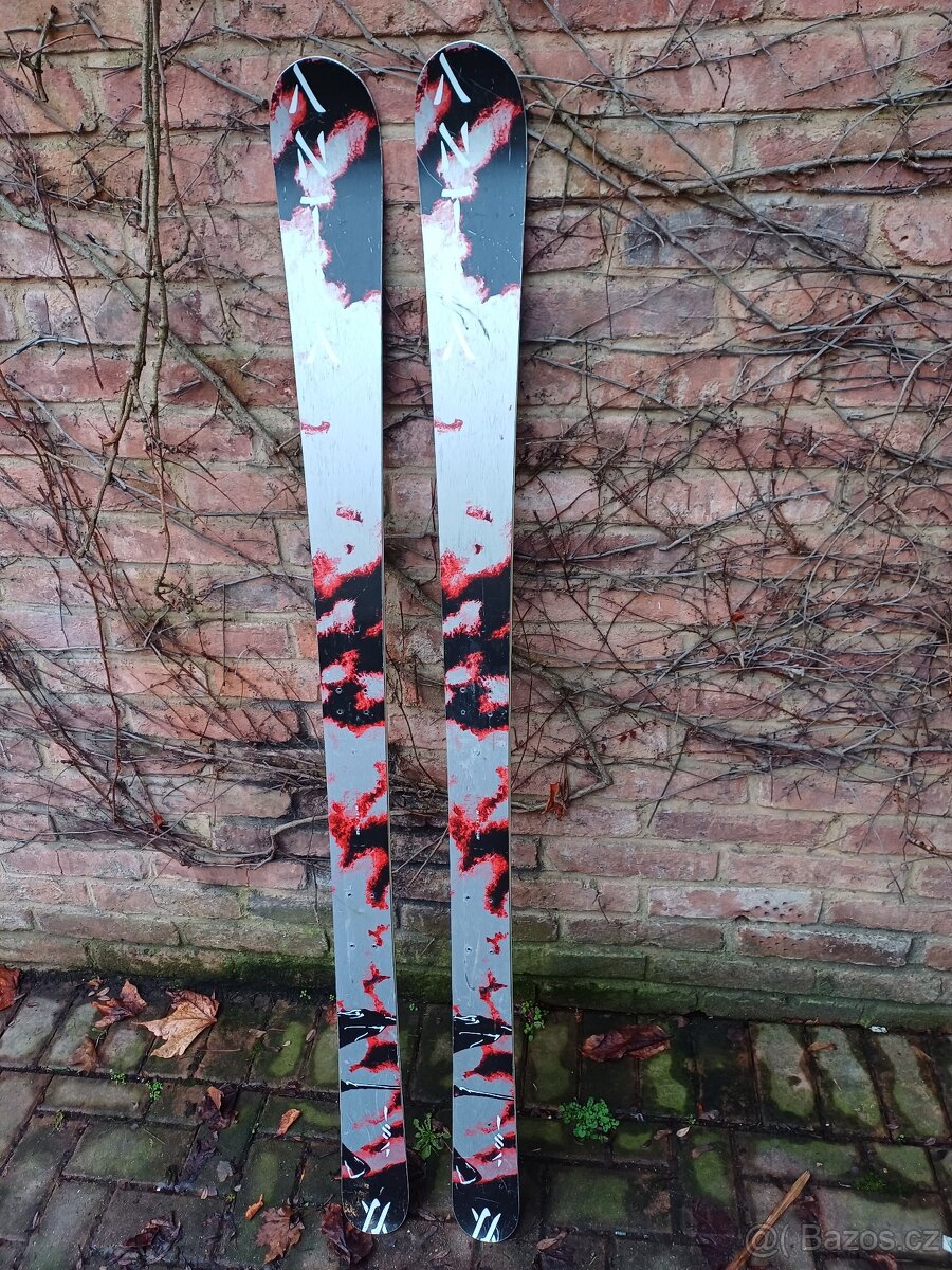 Freestylové lyže Völkl Mantra 160 cm