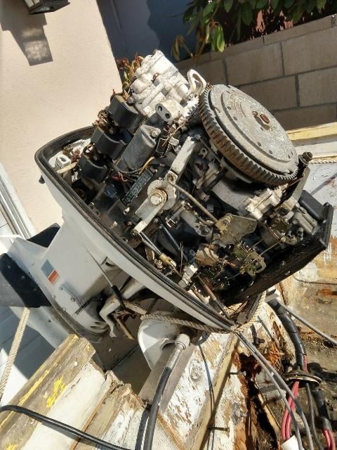 Závěsný motor Johnson 70 Hp