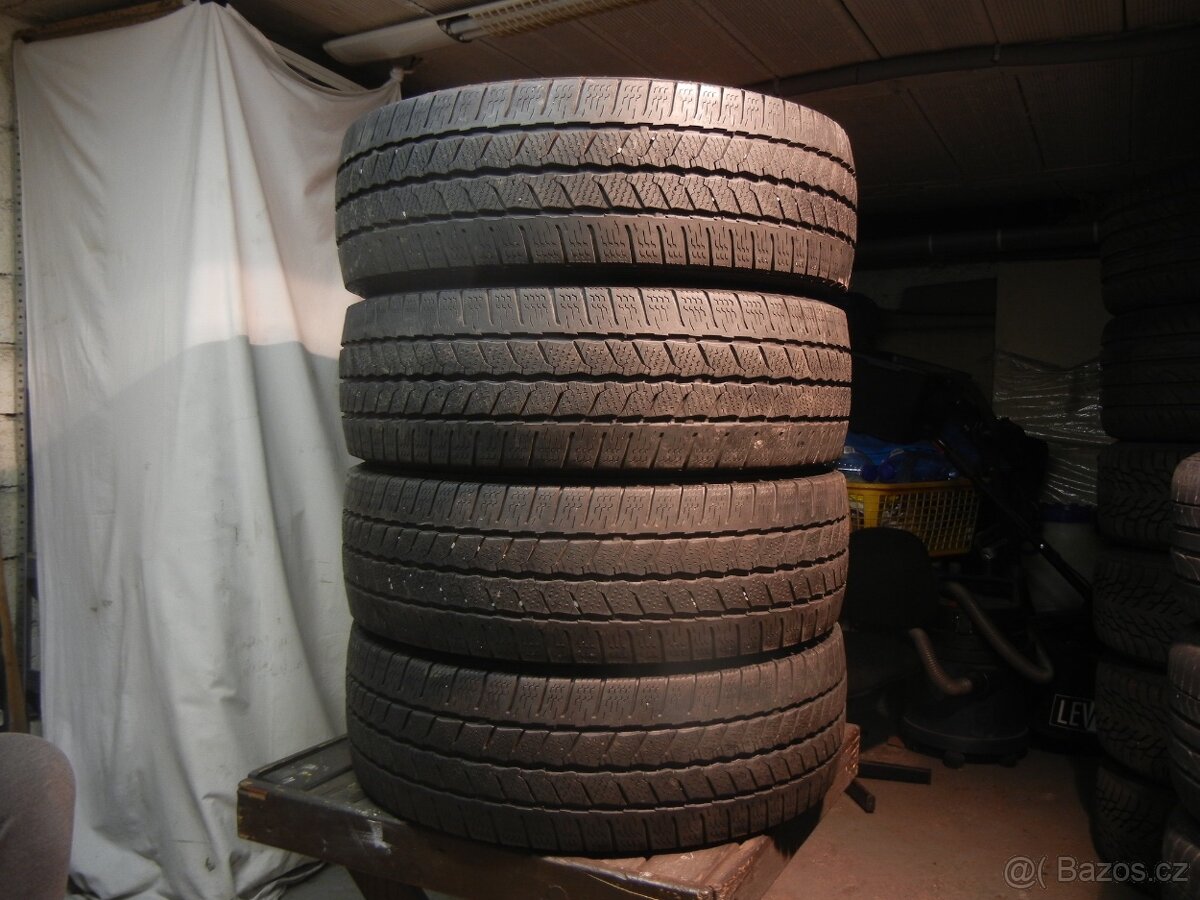 Zimní pneu Continental 215/60R17C