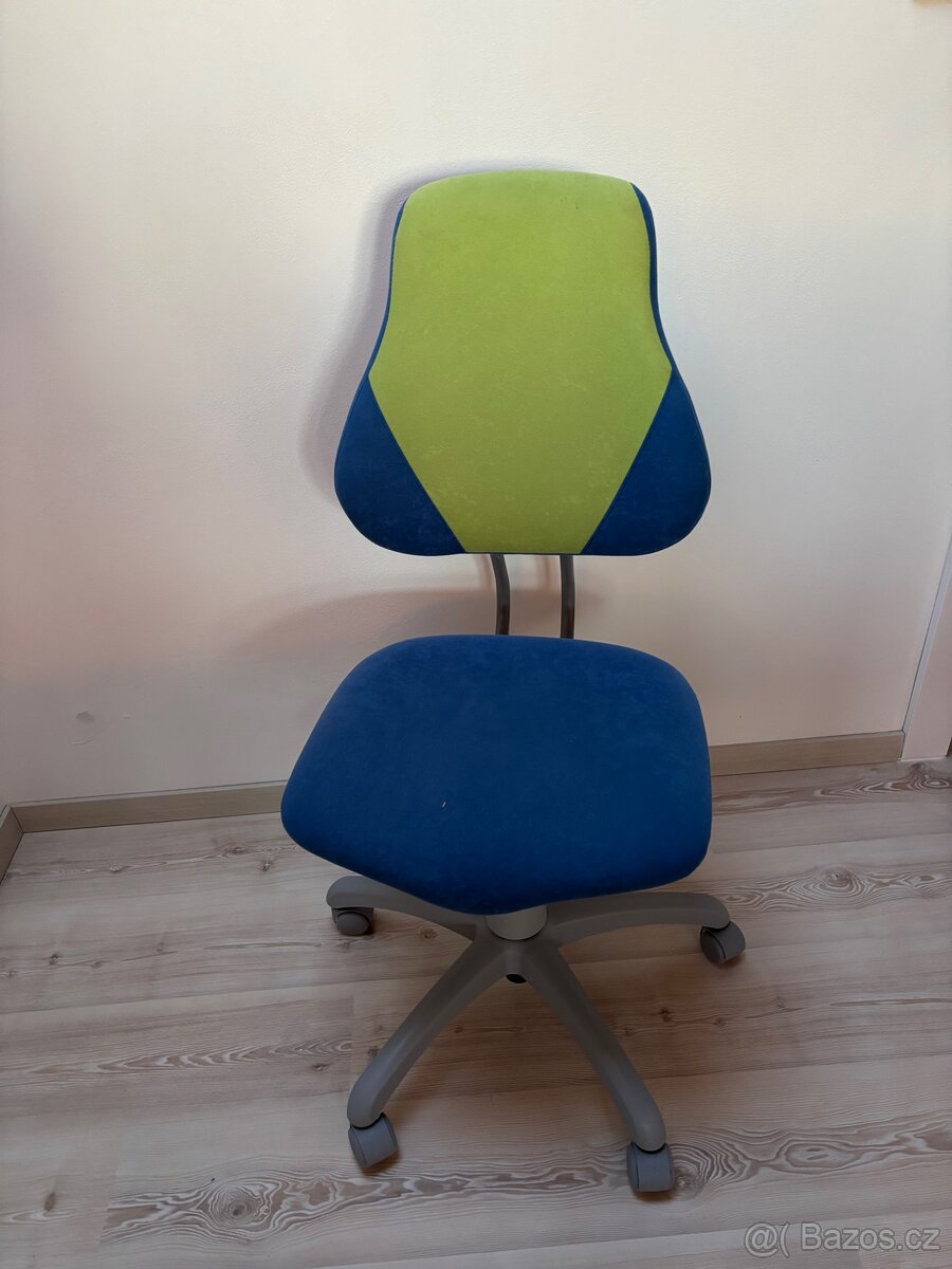 Dětská otočná židle