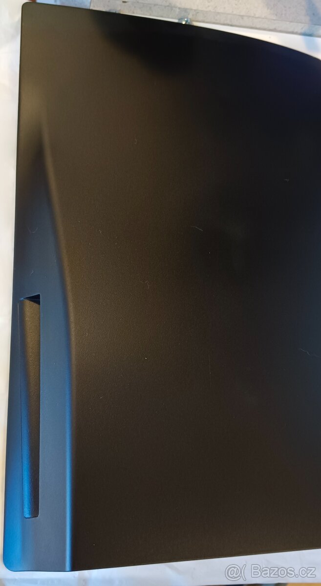 Boční kryty na PS5