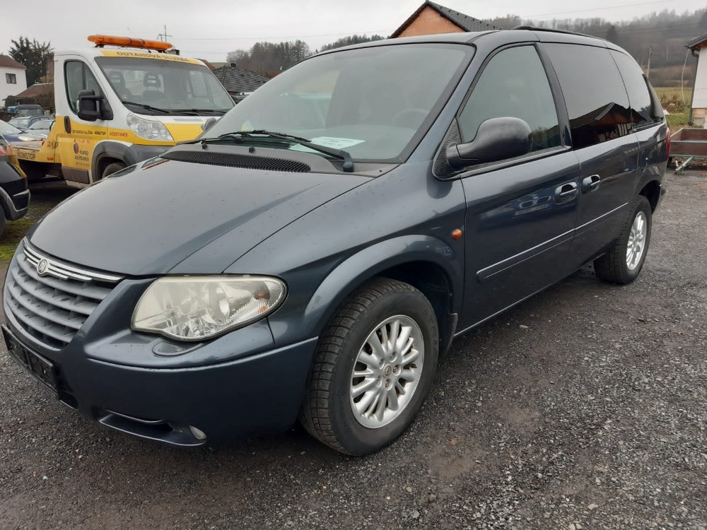CHRYSLER VOYAGER 2,8 CRD AT