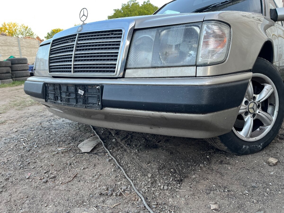 Přední nárazník Mercedes w124