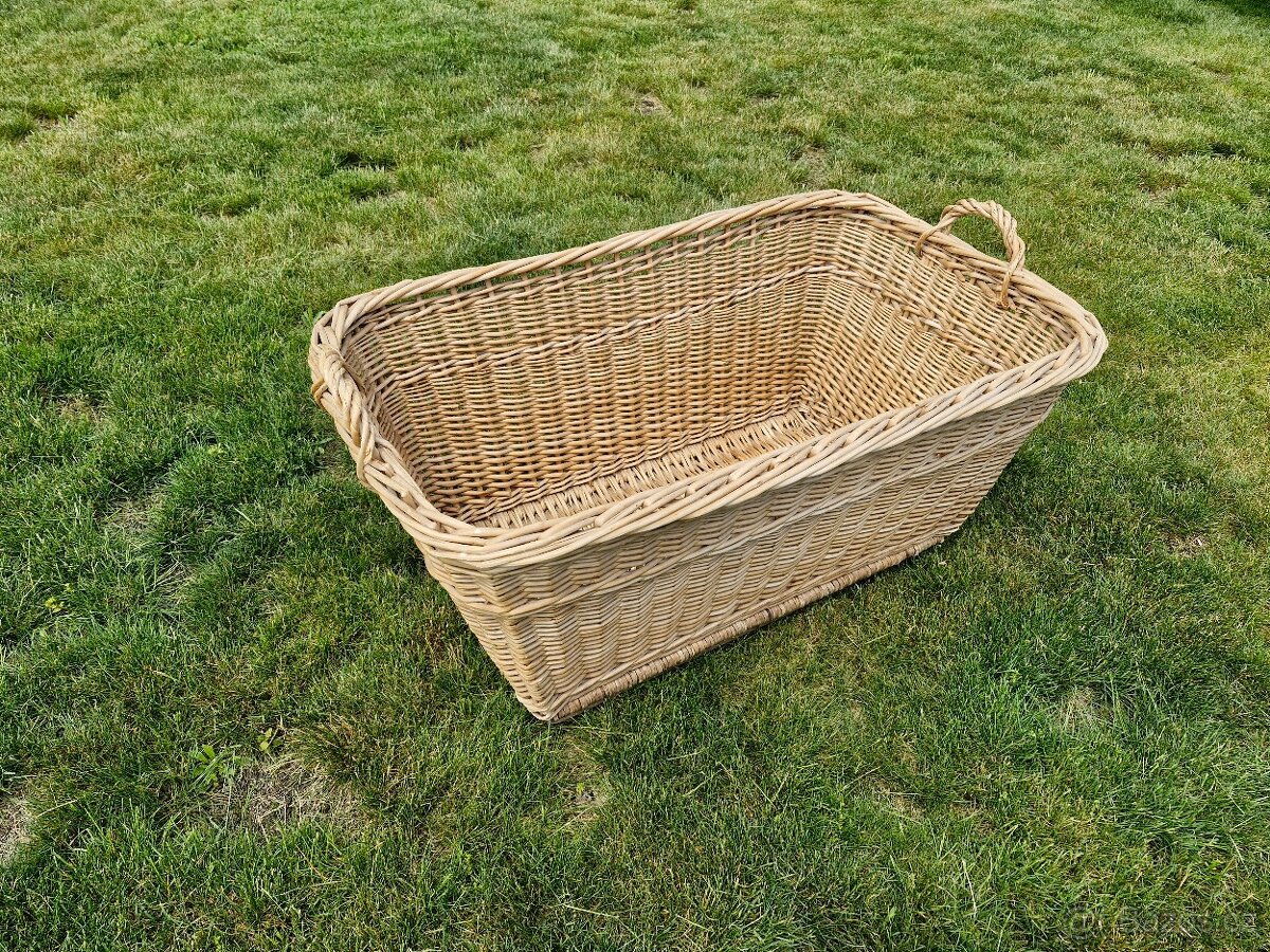 PROUTĚNÝ KOŠ NA PRÁDLO