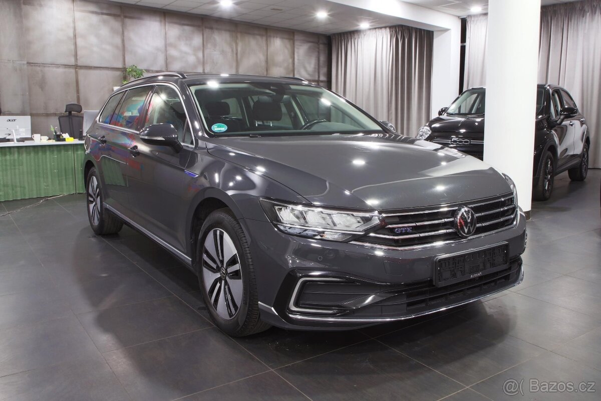 VW Passat B8 GTE 1.4 eTSI eHybrid 160kW DSG ACC Navi Kamera