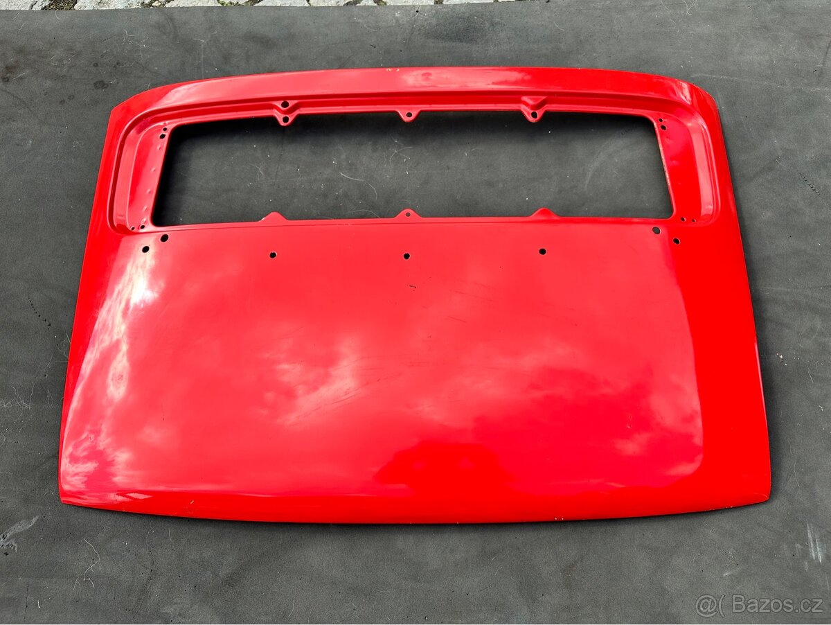 Porsche 911 G - kapota motoru