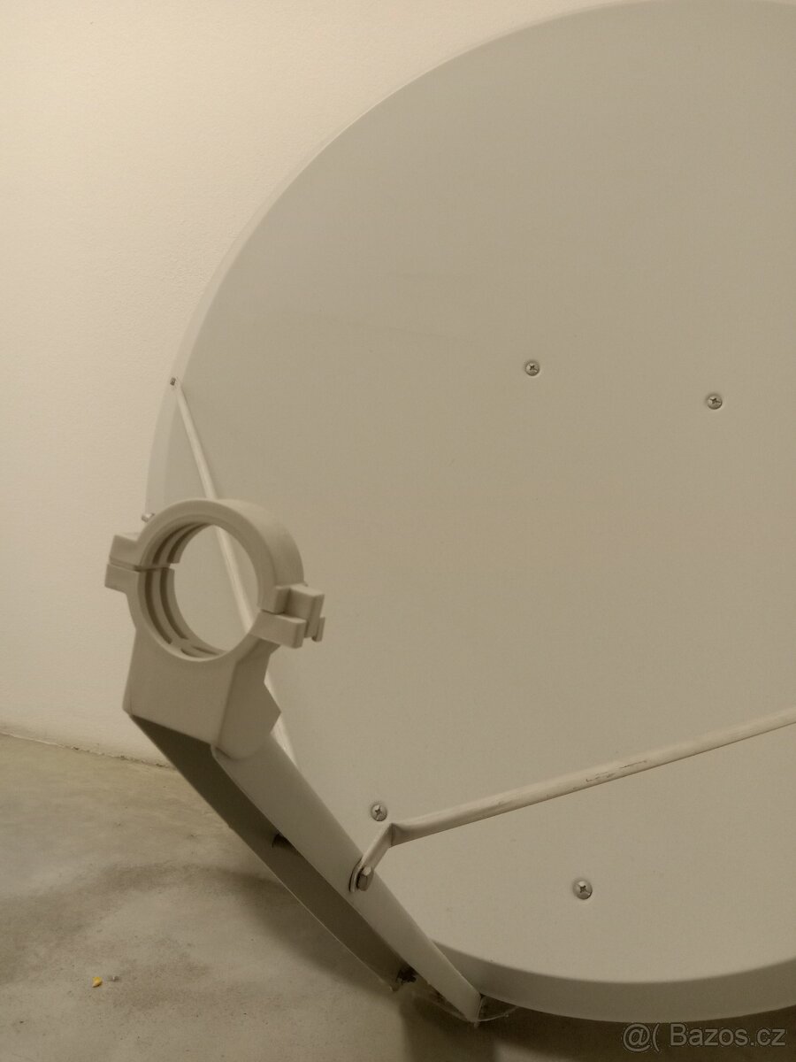 Satelitní parabola o průměru 120cm