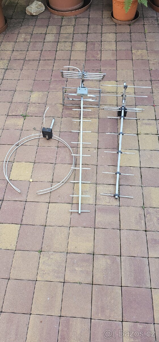 2x TV antena na dvb-t2 + 1x rádio antena