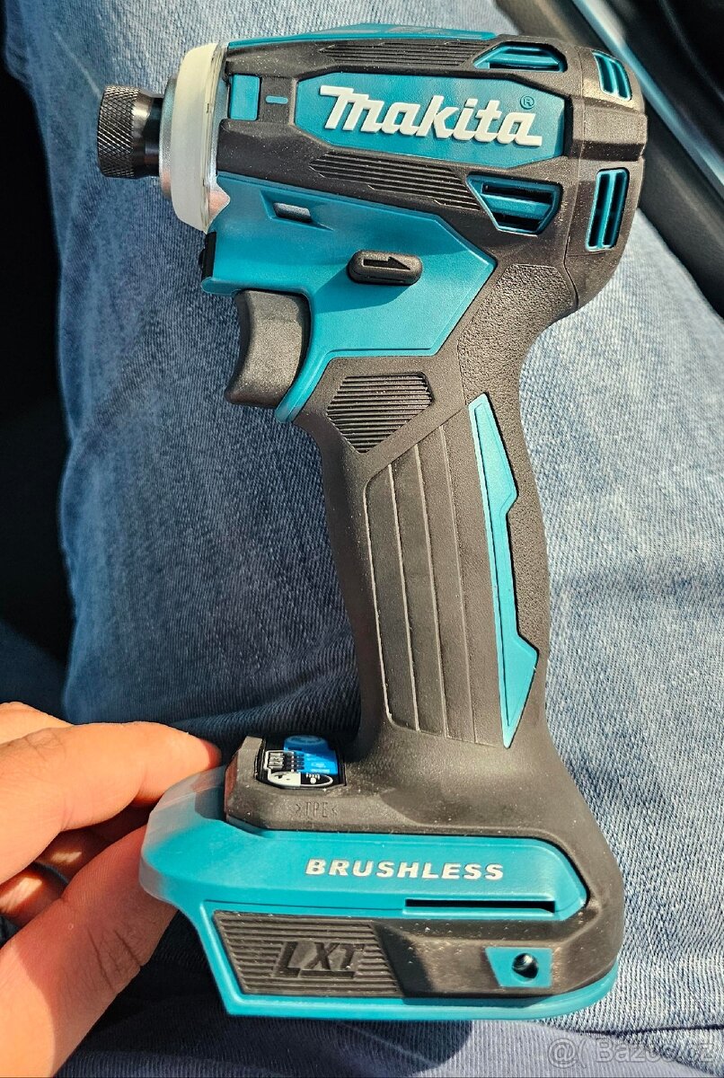 Rázový šroubovák Makita DTZ172