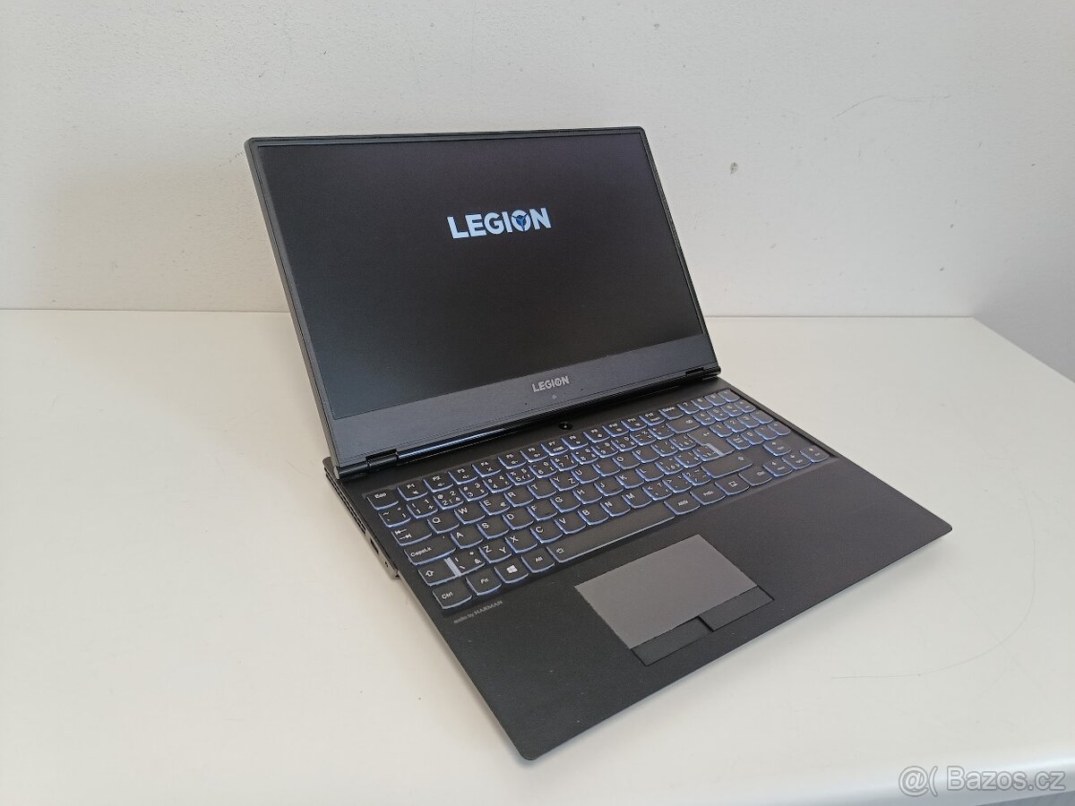 Herní notebook Lenovo 15,6" FHD / vady