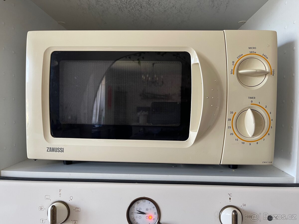 Mikrovlnná trouba Zanussi – plně funkční