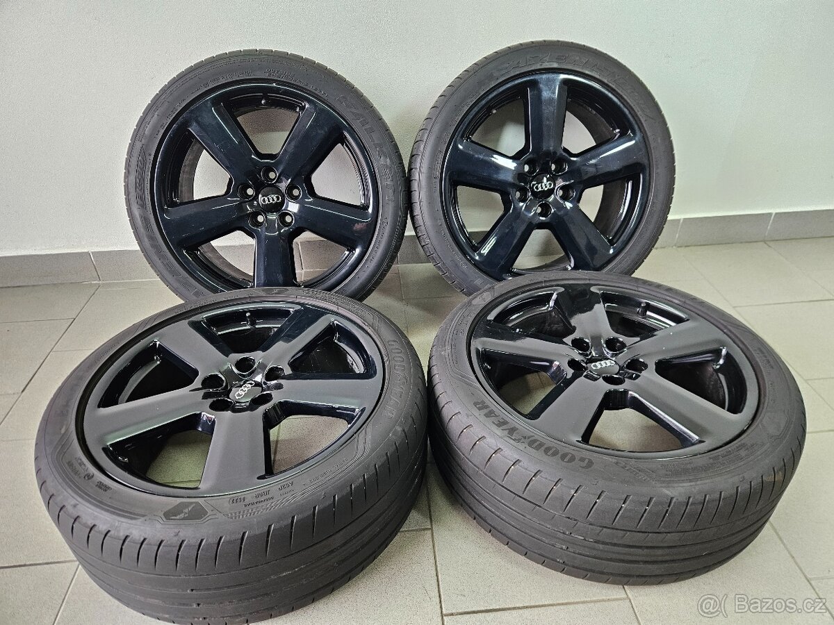 Orig. Audi 5x112 Letní 245/40/18 - černé