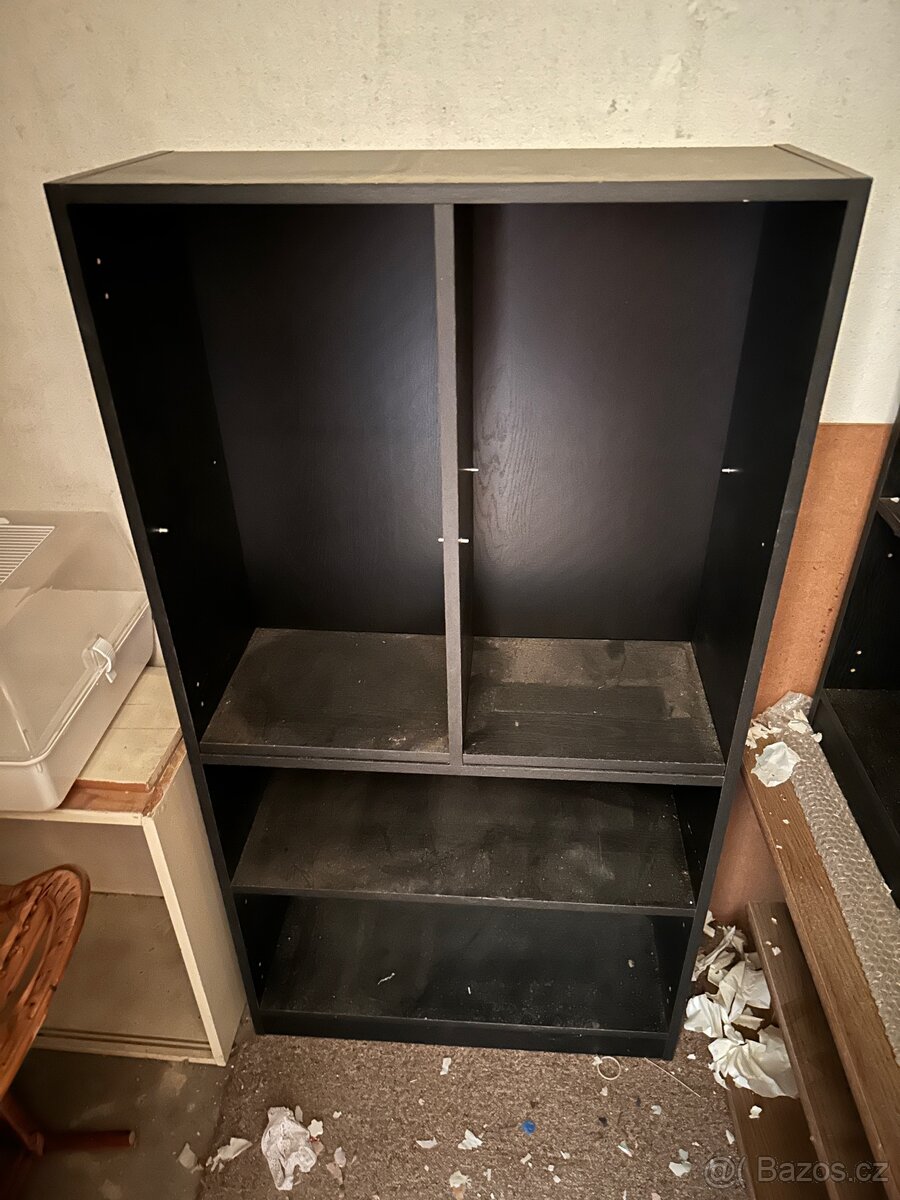 Černá skříňka 70x28x132 (š x h x v)