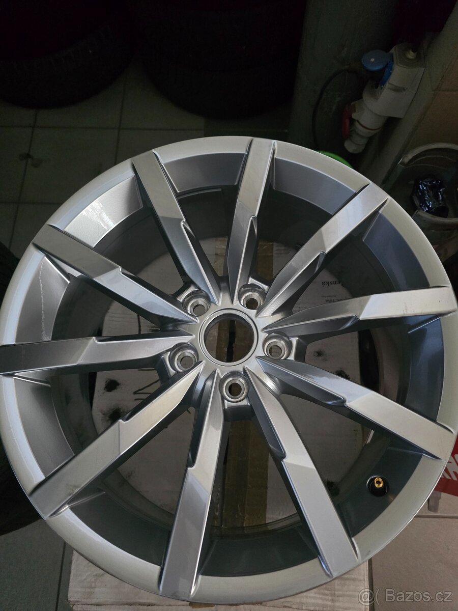 Wv alu kolo Monterrey. 3g0601025q z49
