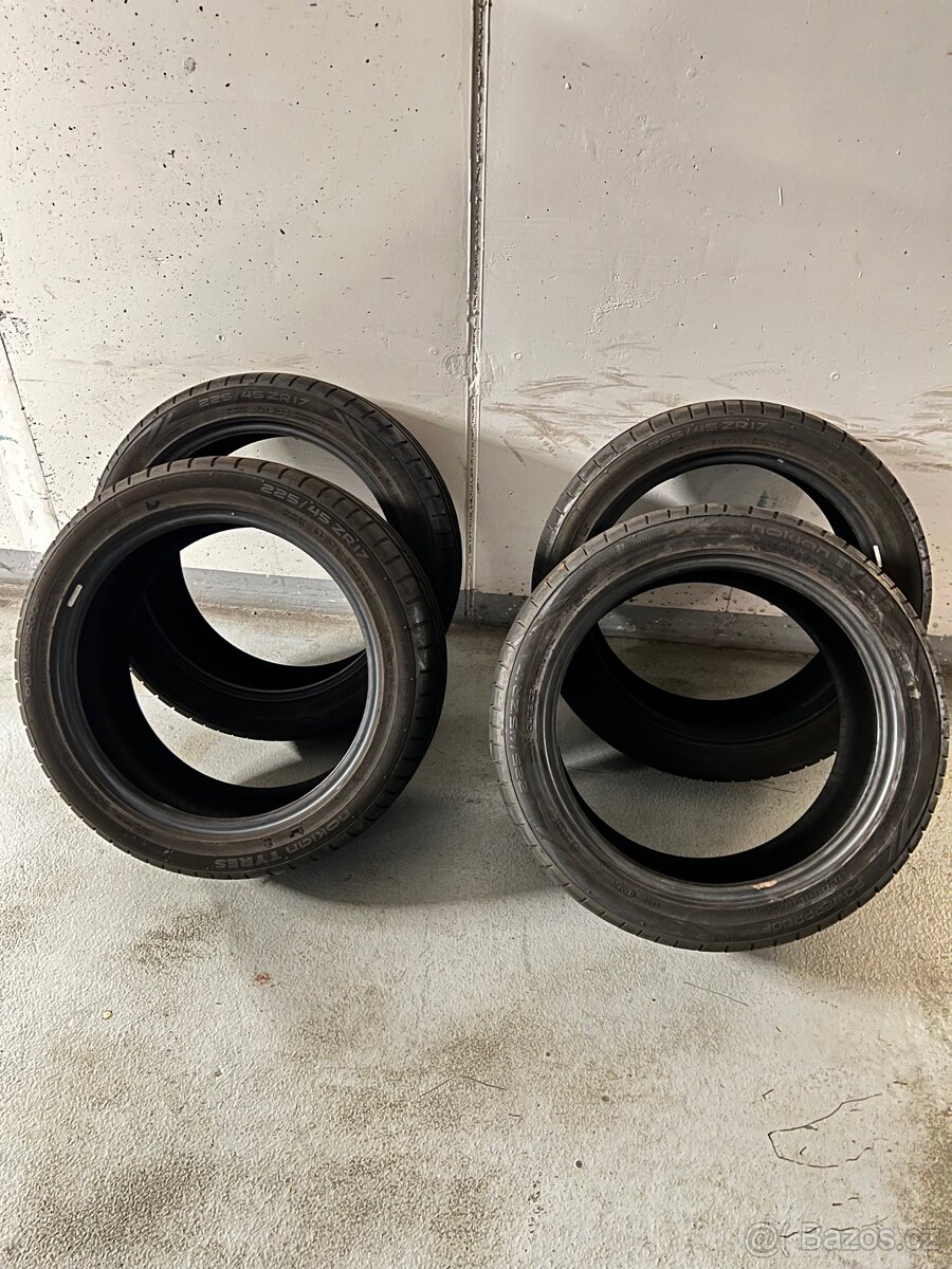 Letní sada pneu Nokian 225/45R17