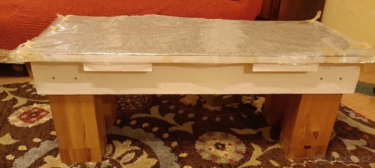 Dřevěný stolek pod akvárium cca 150l