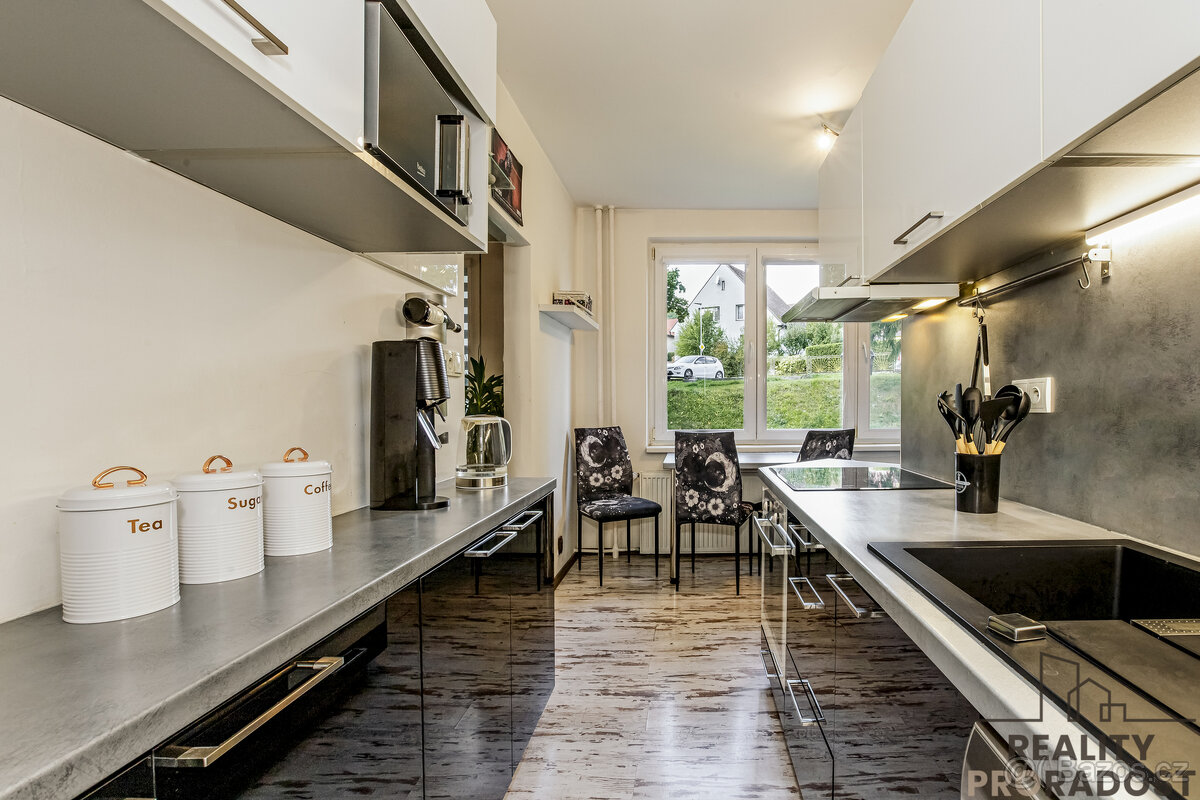 Kompletně zařízený byt 3+1 s lodžií v klidné části Vyššího B