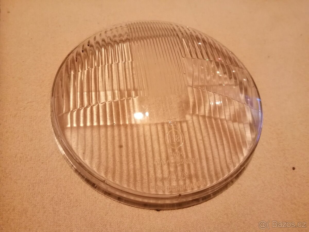 Sklo světlometu Trabant