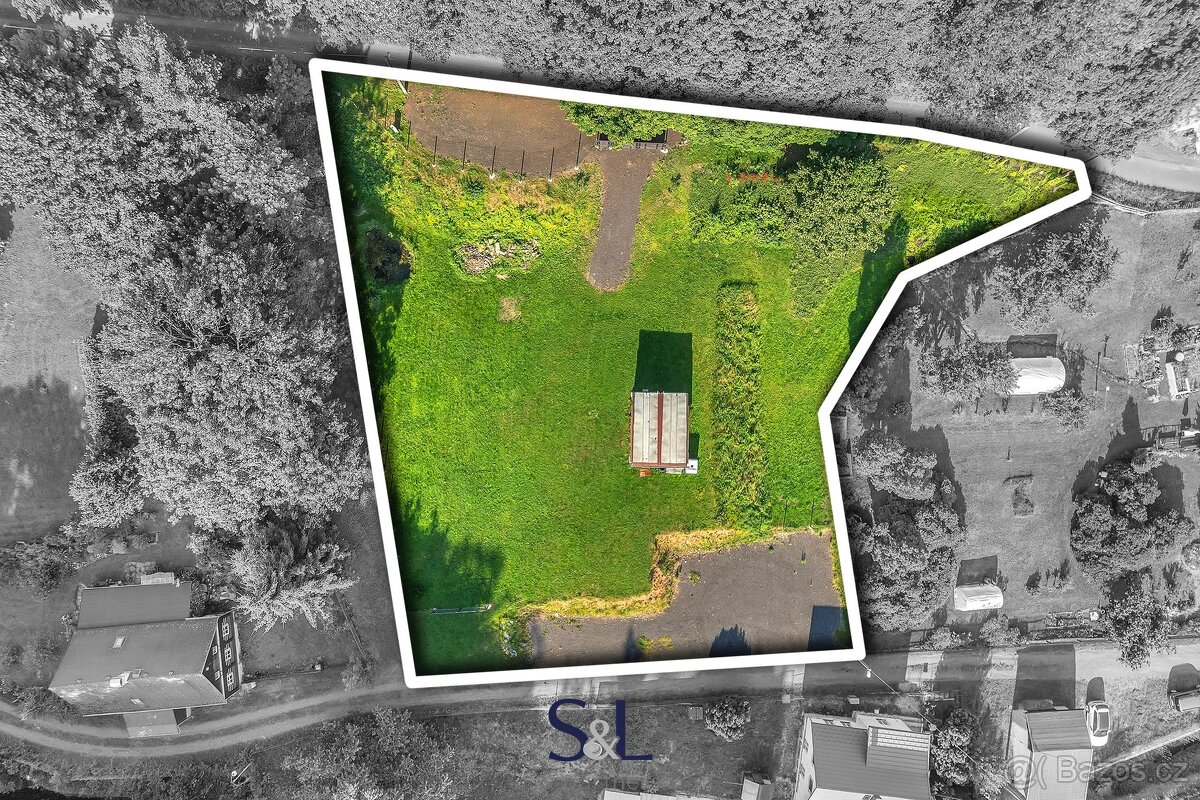 Nabízíme Vám jedinečný pozemek v Kamenickém Šenově