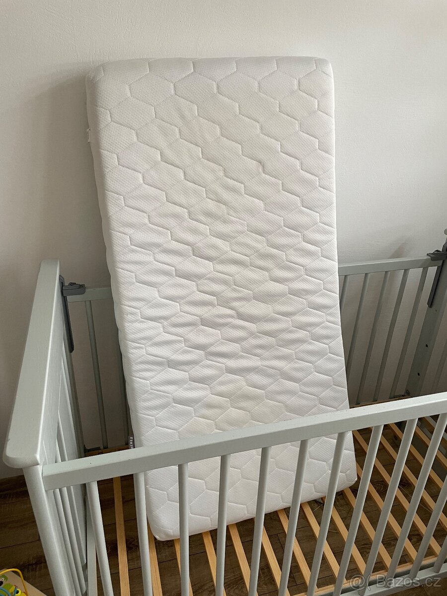 Dětská postýlka DREWEX s matraci