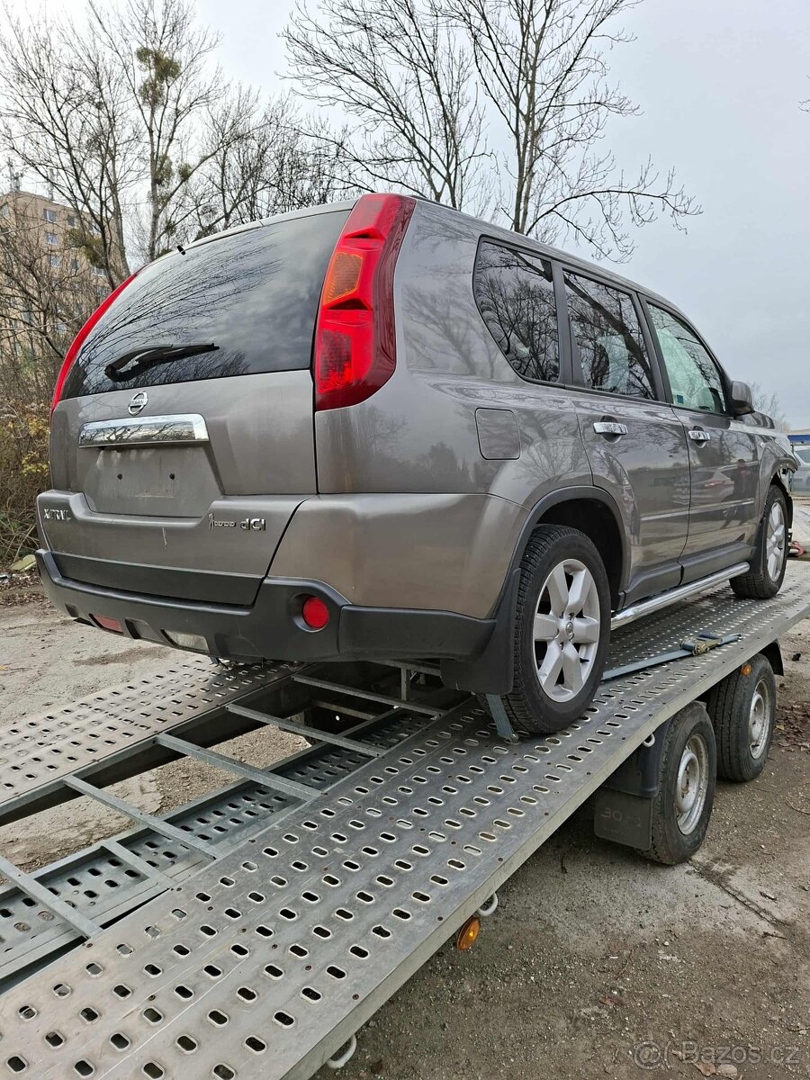 Rozpredám Nissan X-Trail 2.0dci 110kw M9R 2010