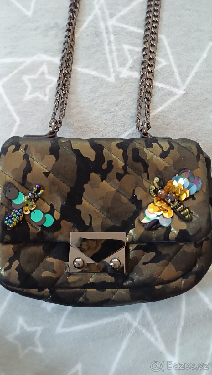 Malá kabelka s maskáčovým vzorem