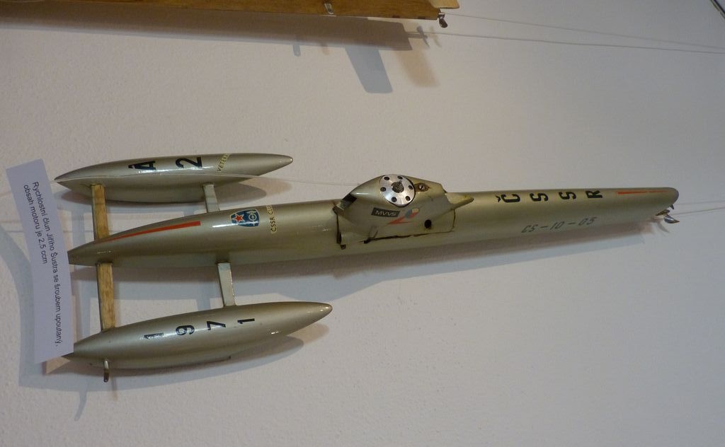 model motorové lodě