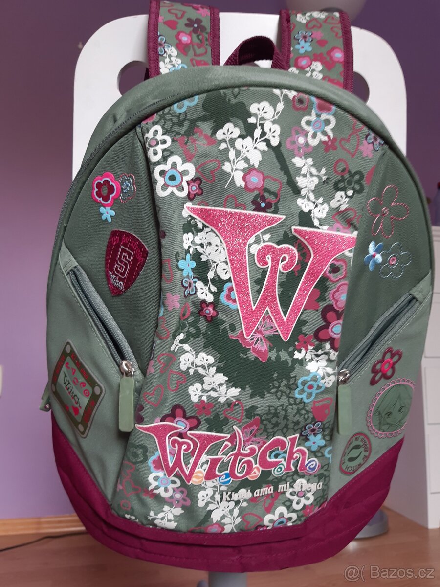 Krásný dívčí batoh