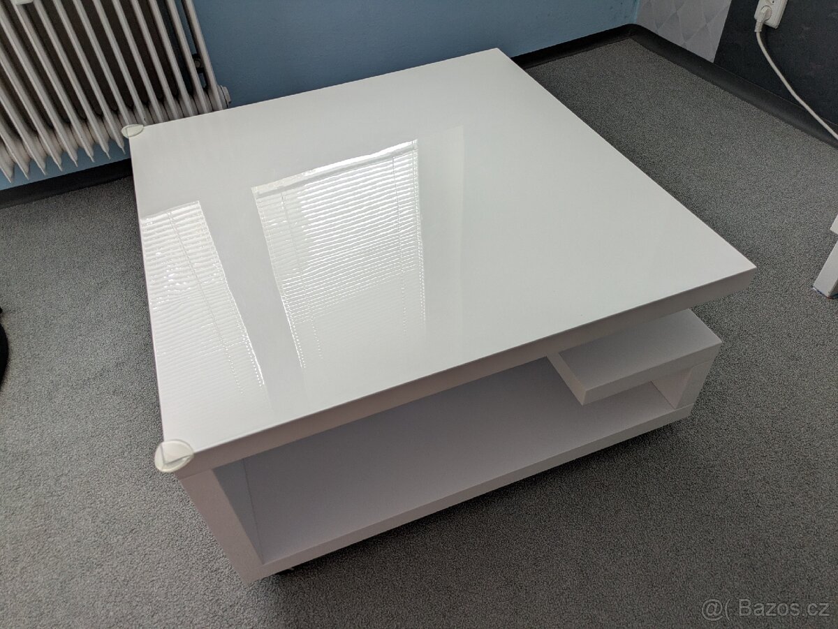 Konferenční stolek