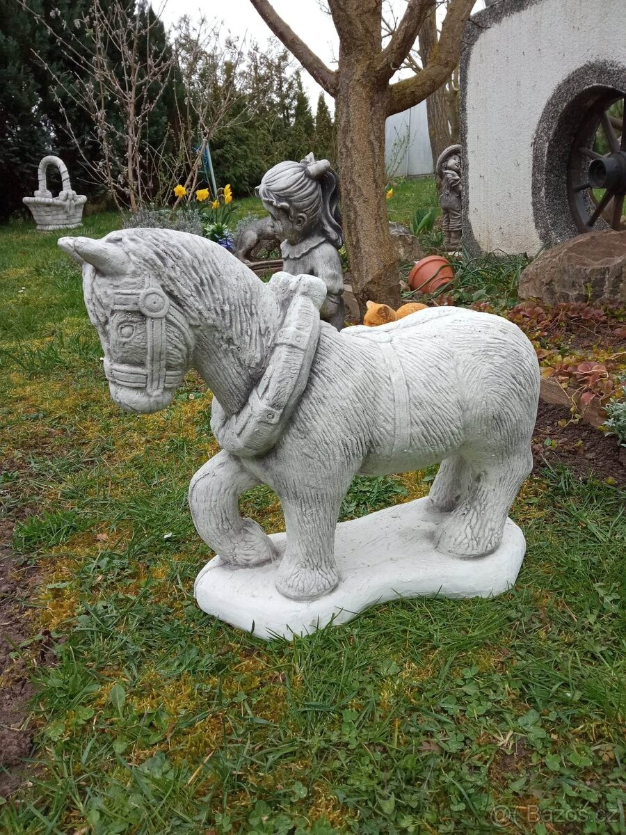 Zahradní dekorace- Koník
