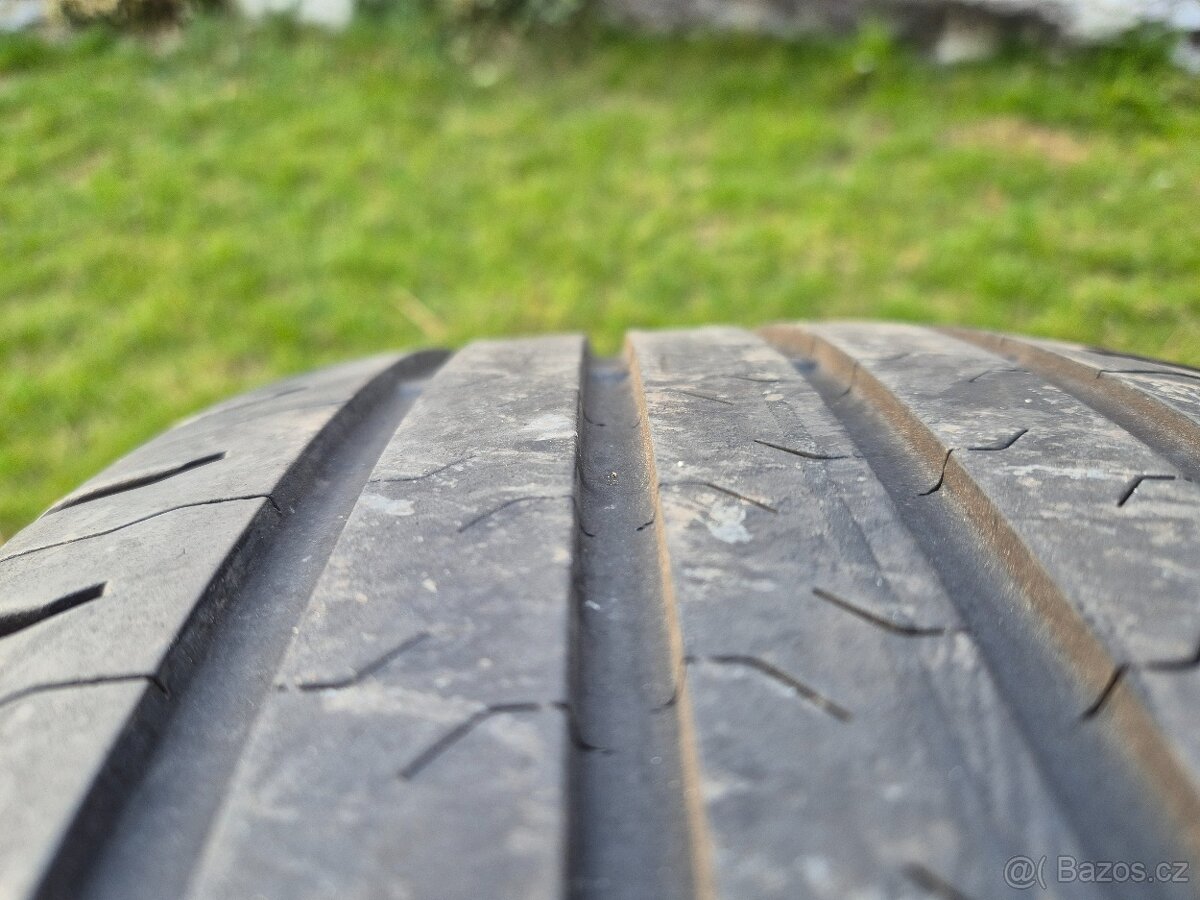Pneu letní 235/55 R 17