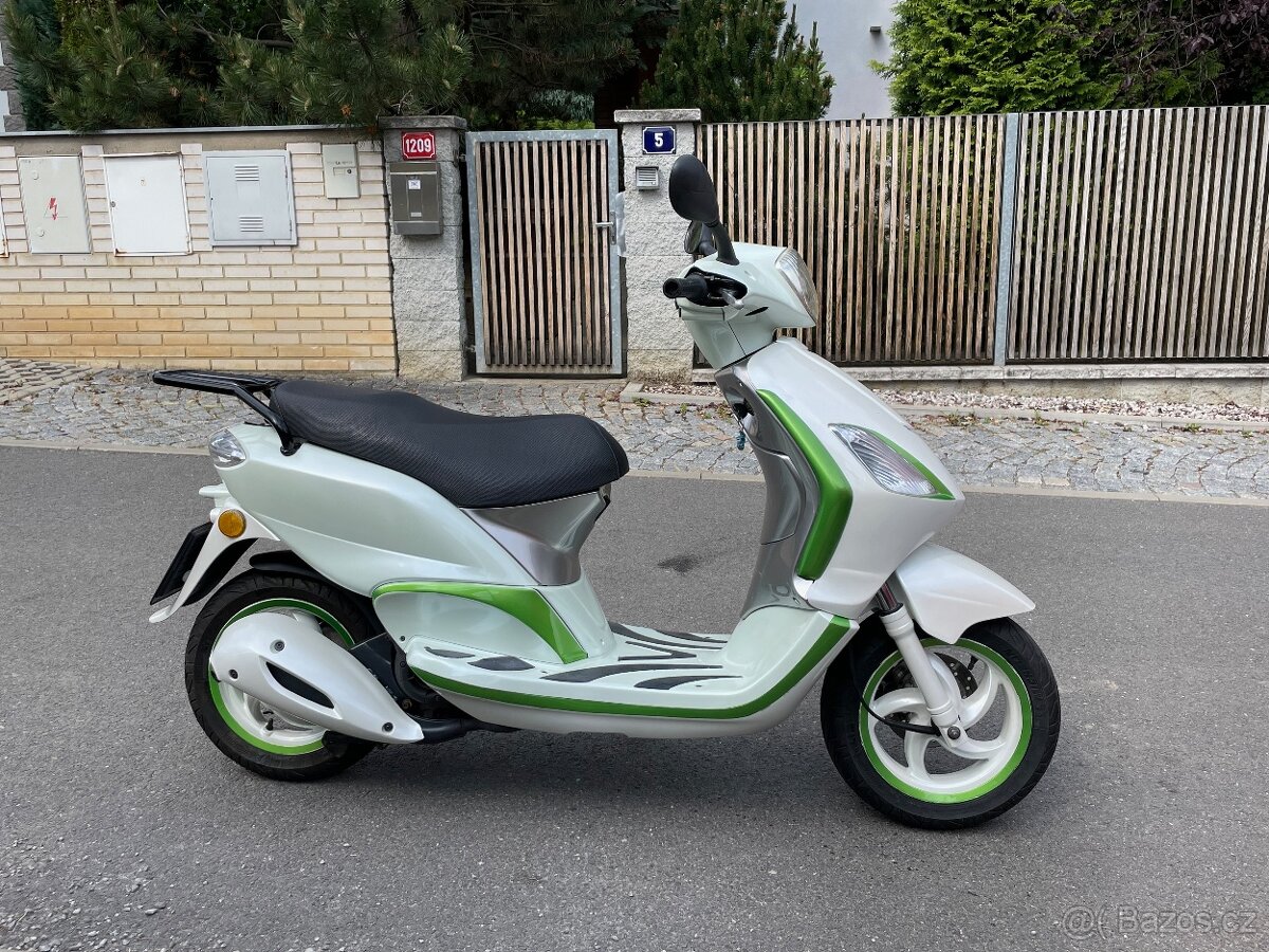 Piaggio FLY 125