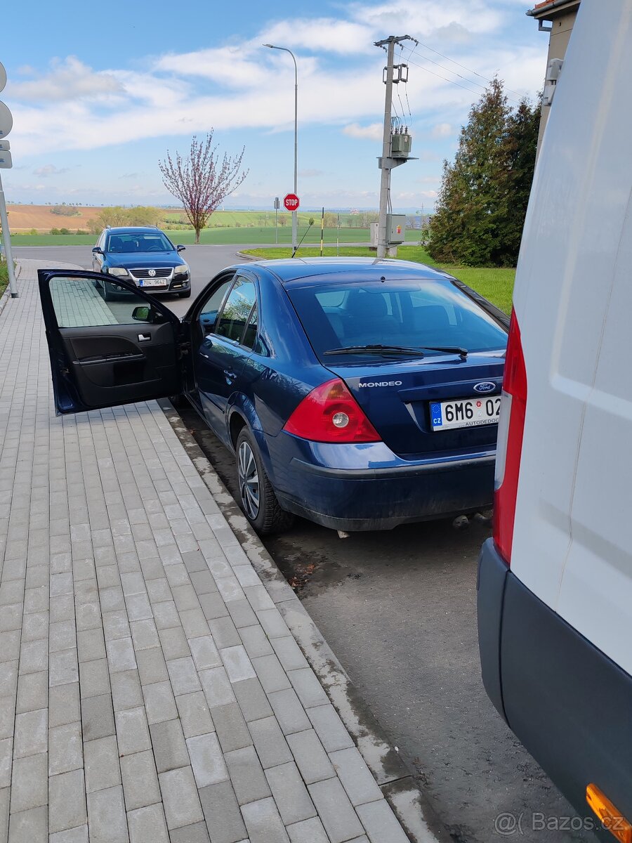 Ford mondeo MK3 1,8 16v Benzín