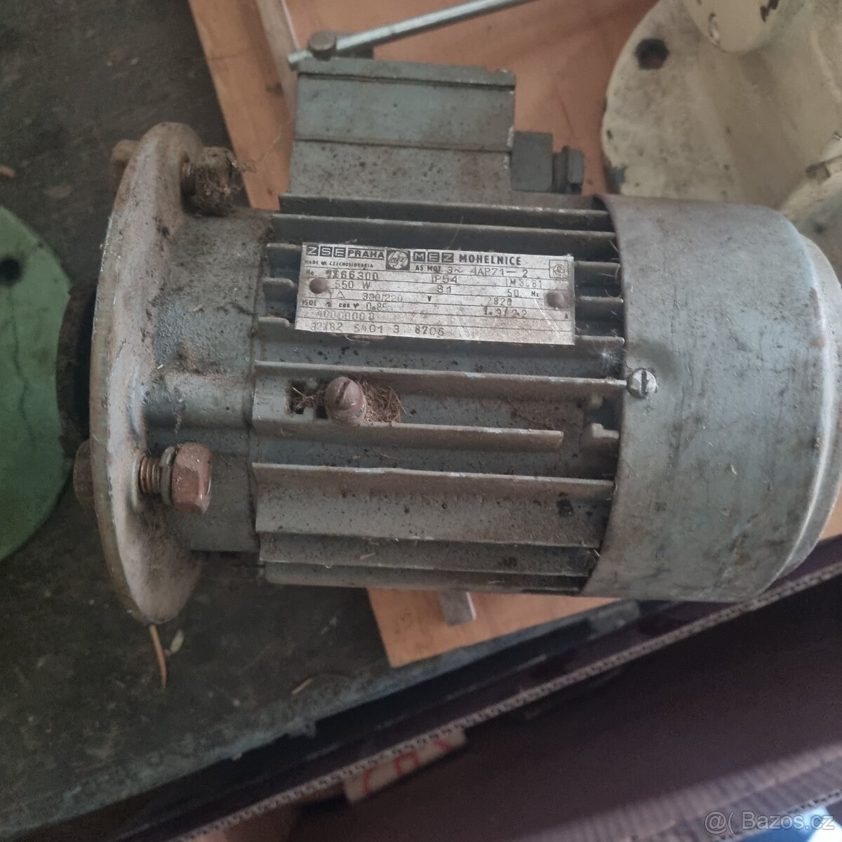 prodám elektromotor, nevyužitý, dědictví