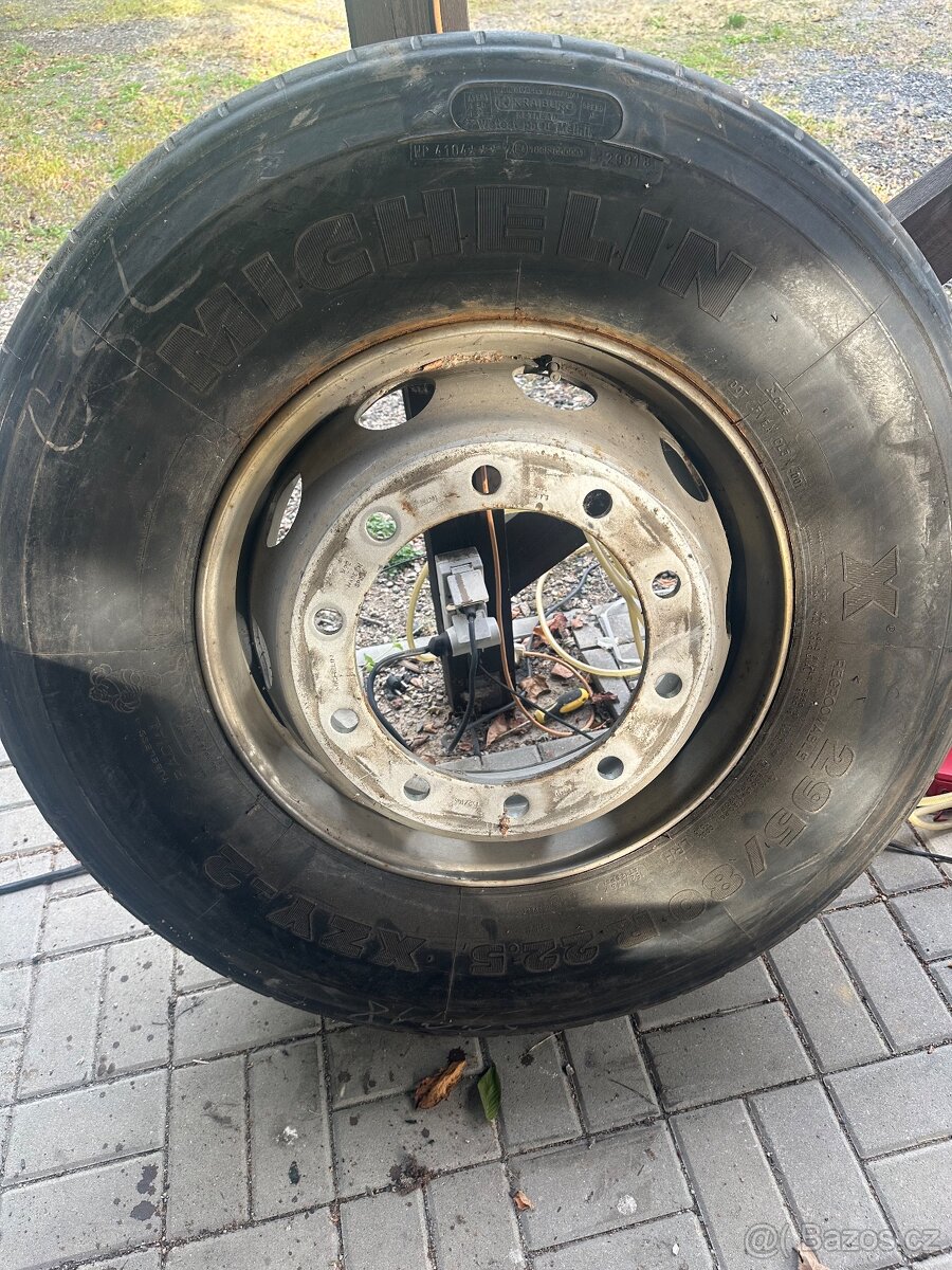 Michelin 295/80 r22,5