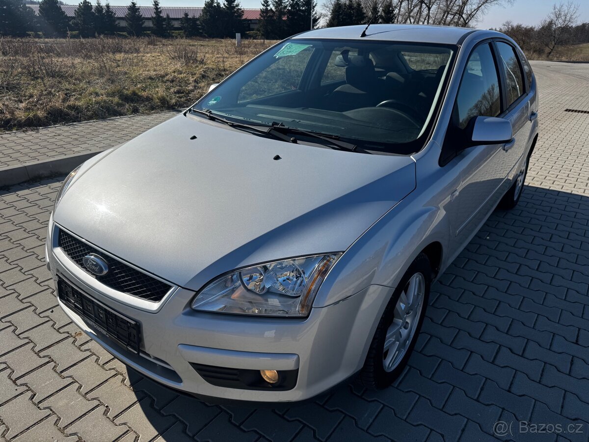Ford Focus 1.6i 74Kw Style - Klima