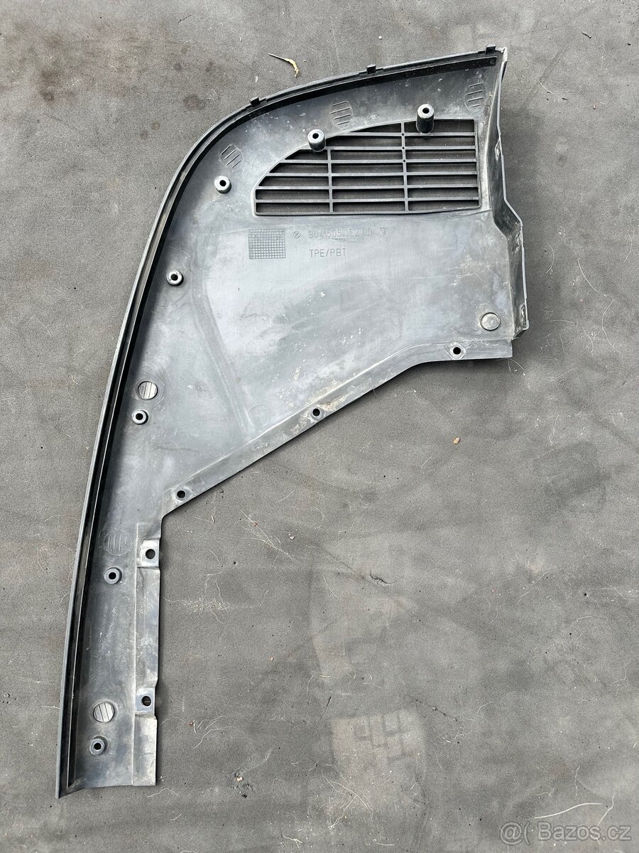 Porsche 964 - pravý spodní kryt předního nárazníku