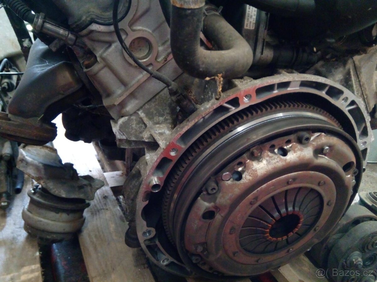Motor Mercedes-Benz W210 2.8 V6