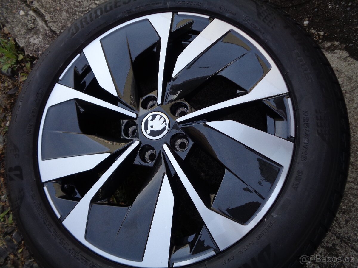 škoda karoq 4x4 r18 nová alu kola 5x112 černá