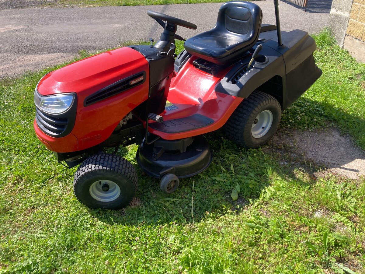 Zahradní traktor Jonsered LT 2317 CMA