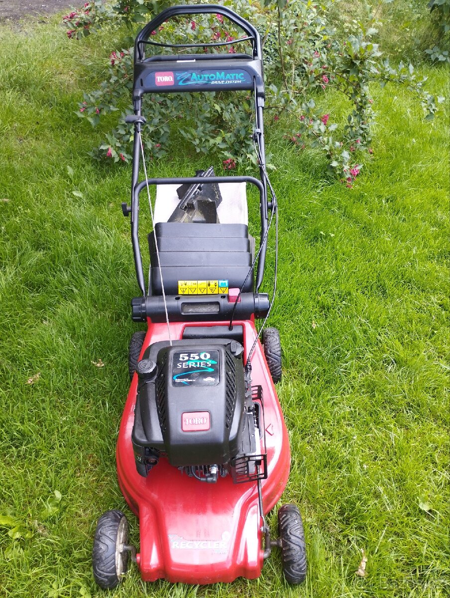 Sekačka s pojezdem TORO Recycler 48