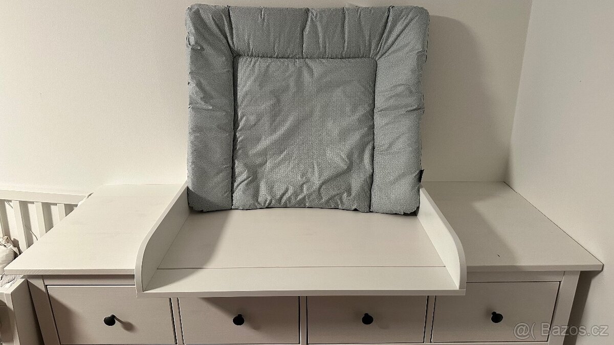 Přebalovací pult na komodu Hemmes (IKEA)